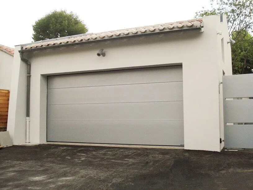 Porte de garage sectionnelle — La Buisse