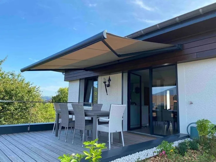 Store banne motorisé — terrasse Voiron